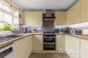 kitchen- click for photo gallery